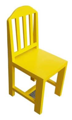 เก้าอี้ไม้สีเหลือง