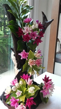 ดอกไม้ประดิษฐ์จากดินไทย(ดอกเล็บมือนาง)