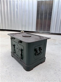 กำปั่นเหล็กโบราณใบใหญ่