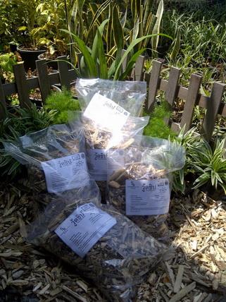 วัสดุคลุมดิน"วู้ดชิป",เศษไม้ วู้ดชิป ซันไบรท์ wood chip mulch woodchip sunbright garden care คลุมดิน ,หินประดับสวน