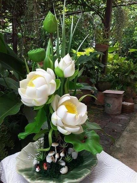 ดอกไม้ประดิษฐ์จากดินไทย(บัวหลวงสีขาว)