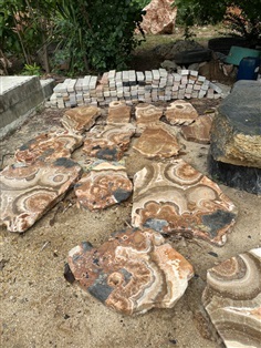 แผ่นหินธรรมชาติ | ศิลาทอง - เมืองกาญจนบุรี กาญจนบุรี