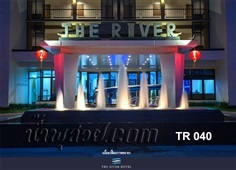 น้ำพุ หน้าโรงแรม The River ที่ จ.นครพนม