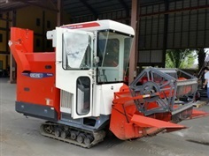 รถเกี่ยวนวดข้าว KUBOTA DC 1SU มีตู้เก๋ง ใช้งานมา 103 ชม. 