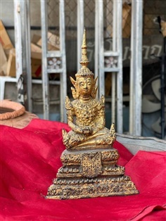 พระพุทธรูปทรงเครื่อง ศิลปะรัตนโกสินทร์ หน้าตัก3น