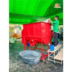 เครื่องผสมอาหารสัตว์ / ผสมปุ๋ย ขนาด 300 กิโล 