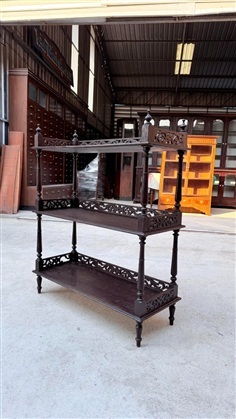 ชั้นวางหัวขุนขากลึง อายุเกิน 60 ปี