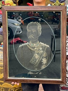 กรอบรูป รัชกาลที่5 แกะสลักบนแผ่นกระจก ขนาดใหญ่