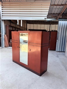 ตู้เสื้อผ้าสามถอด งานเก่าฝีมือช่างเซี่ยงไฮ้ตรงกลาง