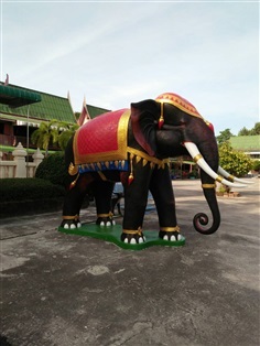 ช้างทรงปูนปั้น