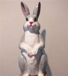 ตุ๊กตากระต่ายยืน สีขาวงานเรซิน