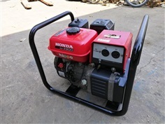 เครื่องปั่นไฟเก่าญี่ปุ่น HONDA EZ2300(ขายแล้ว)