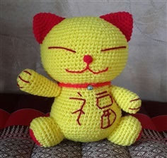 ตุ๊กตาแมวกวักนำโชค (Manekineko)