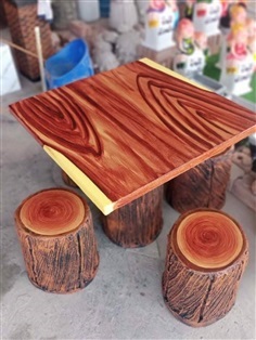 โต๊ะสี่เหลี่ยมลายไม้สีไม้