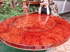 (ขายแล้ว)โต๊ะกลมหมุน-ไม้ปุ่มมะค่า 130 cm.