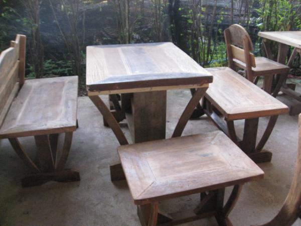 โต๊ะสนามไม้โบราณ ขนาด 80*120 ซม. | แสงเกษตร - ประจันตคาม ปราจีนบุรี