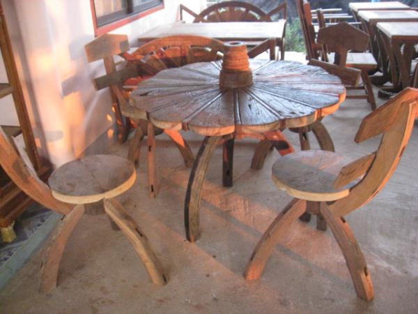 ชุดโต๊ะสนามปักร่ม พร้อมเก้าอี้ 4 ตัว | แสงเกษตร - ประจันตคาม ปราจีนบุรี