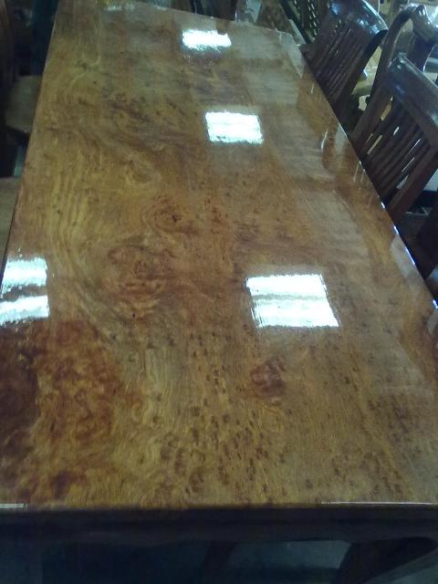 โต๊ะ่ปุ่มไม้มะค่าขนาดใหญ่