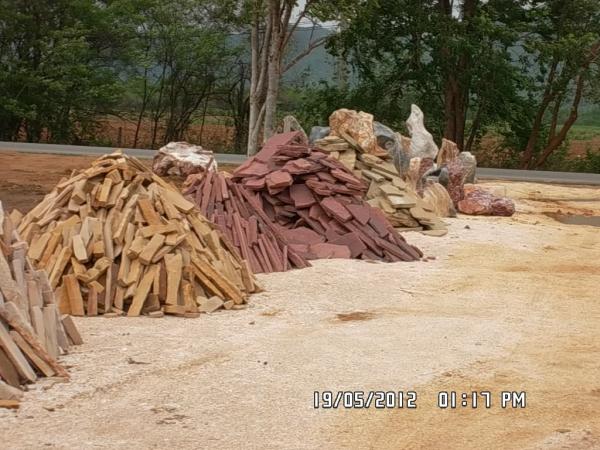 หินสันหรือหินแท่งทำน้ำตก,แปะกำแพง | ชัดชัย หินประดับ - เมืองกาญจนบุรี กาญจนบุรี