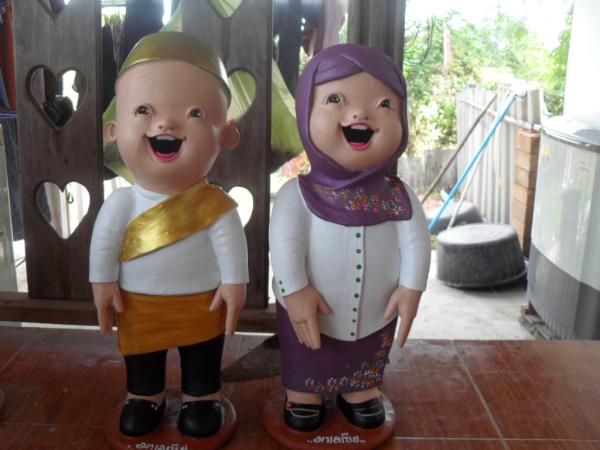 ตุ๊กตาดินเผาชุดชาวมาเลเซีย