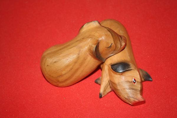 งานไม้แกะสลักหมูเกือยเล็ก