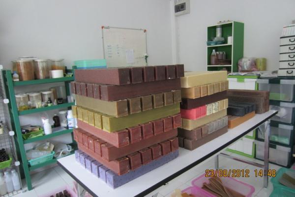 สบู่สมุนไพร Herbal Soap | สหัสสะพรรณ - บัวใหญ่ นครราชสีมา