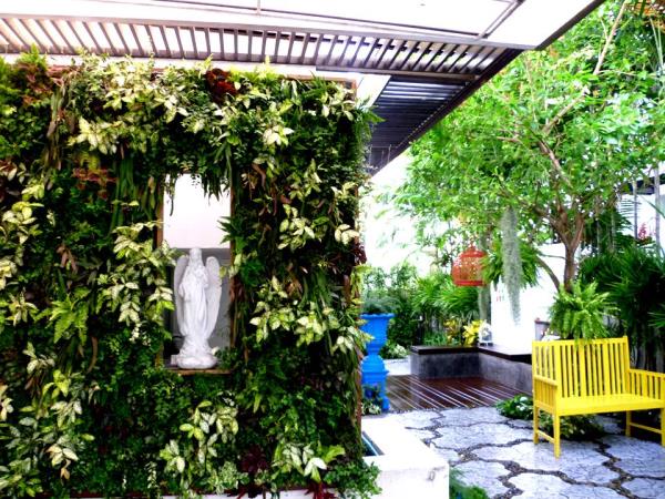 รับจัดสวนแนวตั้ง | สวนลีลา ไร่หญ้าน้องปลื้ม - เมืองปทุมธานี ปทุมธานี