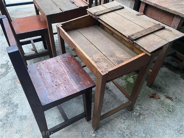 โต๊ะนักเรียนเก่า | อัยยา - บางกรวย นนทบุรี