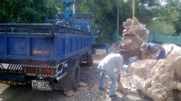 มีรถเครน สะดวกในการติดตั้ง หินโชว์ | ชัดชัย หินประดับ - เมืองกาญจนบุรี กาญจนบุรี