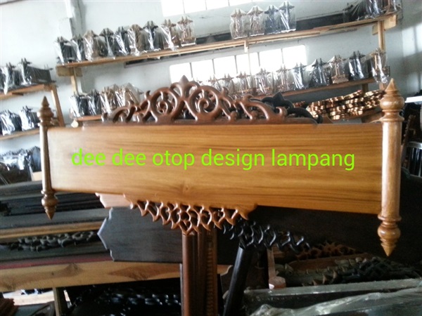 ป้ายถือเดี่ยว ไม้สัก | Dee Dee OTOP Design Lampang - แม่ทะ ลำปาง