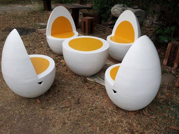 เก้าอี้สนามไข่เค็ม