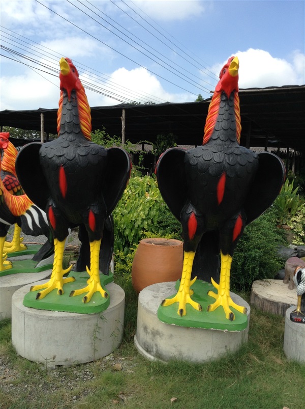 ไก่ชนปูนปั้นเหลืองหางขาว | ร้านใบบัว สัตว์ปูนปั้น - ด่านช้าง สุพรรณบุรี