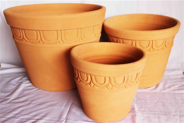 Red Clay Pot (กระถางดินเผาแดง) 