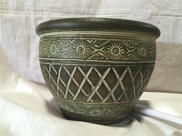 Color Clay Pot (กระถางดินเผาสีคละลาย)