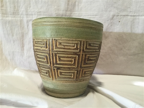 Color Clay Pot (กระถางดินเผาสีคละลาย)