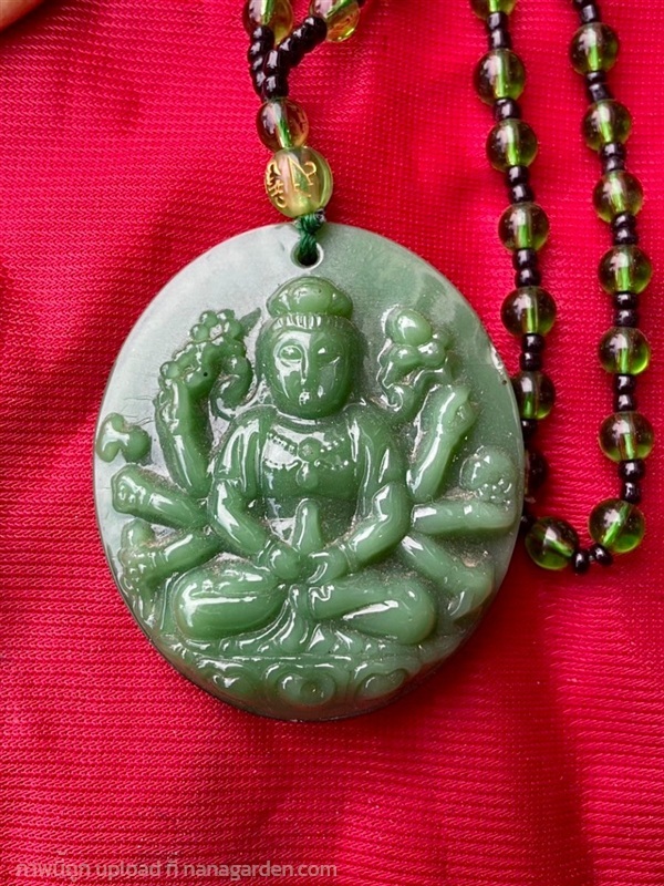 สร้อยลูกปัด จี้หยกกวนอิม สีเขียวมรกต จี้กวนอิมหยก | ร้านวังโบราณ - บางบัวทอง นนทบุรี