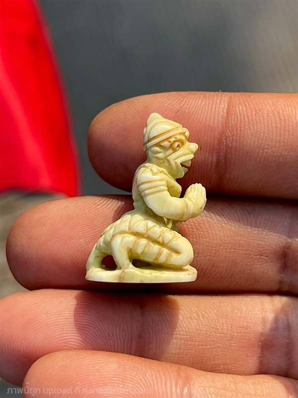 หนุมานงาแกะ พิมพ์โขนทรงเครื่องไหว้ครู หลวงพ่อสุ่น | ร้านวังโบราณ - บางบัวทอง นนทบุรี