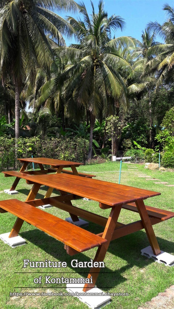 โต๊ะไม้ในสวน | ร้านคนทำไม้ - บางกรวย นนทบุรี