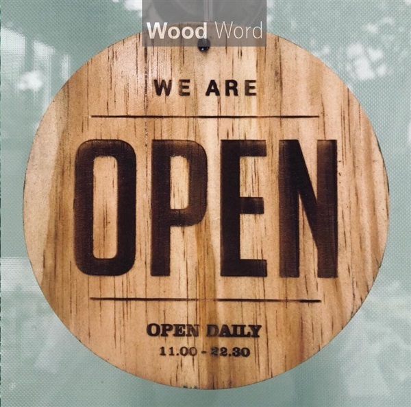 ป้าย open-closed ติดกระจก | Wood Word - บางซื่อ กรุงเทพมหานคร