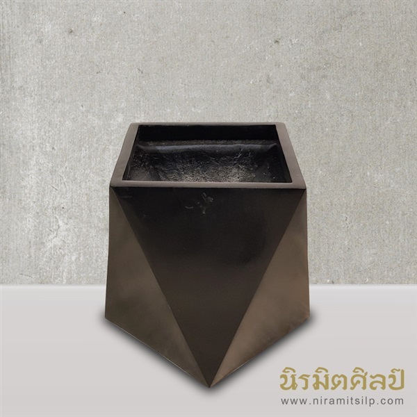 กระถางต้นไม้ไฟเบอร์กลาส Prism-S | นิรมิตศิลป์ - บางใหญ่ นนทบุรี