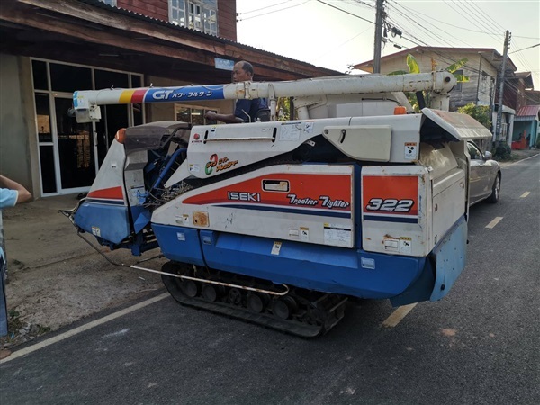 รถเกี่ยวนวดข้าวเก่าญี่ปุ่น ISEKI FRONTIER 322 | อ.รุ่งเรืองพาณิชย์ - นครชัยศรี นครปฐม