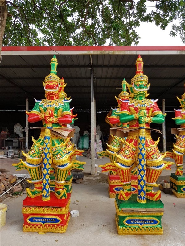 ท้าวเวสสุวรรณ 2.50 ม. | ร้านสามพี่น้อง หินทราย - โชคชัย นครราชสีมา