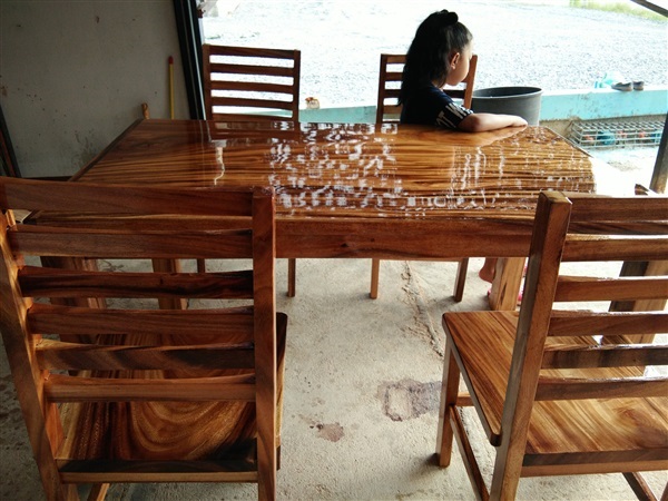 โต๊ะพร้อมเก้าอี้ไม้แผ่นเดียว | ร้าน Chat_Shop  (เฟอร์นิเจอร์ไม้)  - บางใหญ่ นนทบุรี