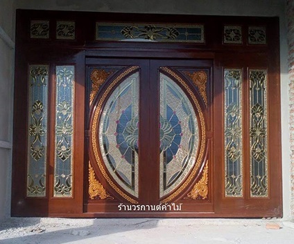 ประตูไม้สักกระจกนิรภัย | ร้านวรกานต์ค้าไม้ - สูงเม่น แพร่
