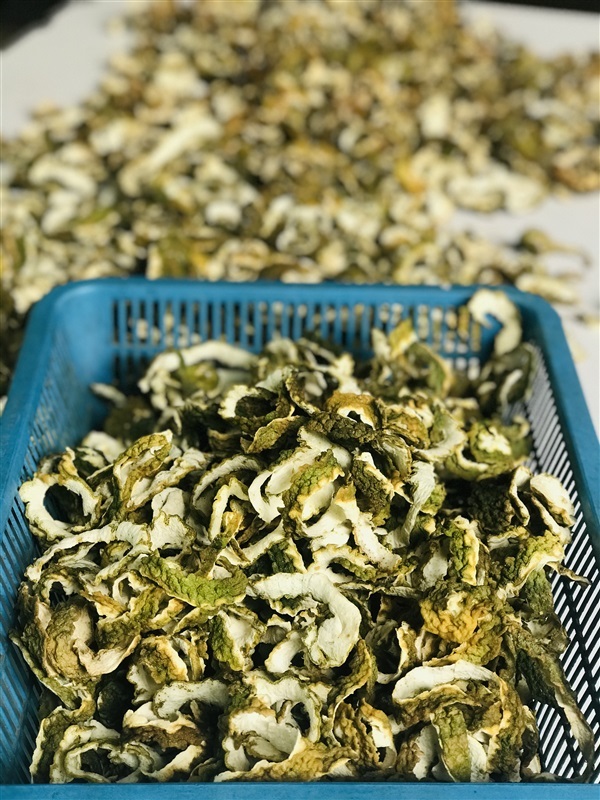 ผิวมะกรูด ตากแห้ง | จากใจฟาร์ม - เมืองราชบุรี ราชบุรี