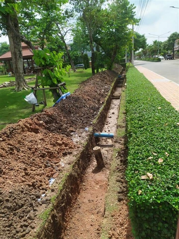 รับขุดรางน้ำ ร่องสวน ร่องระบายน้ำ รางระบายน้ำ ขุดดิน ฝังท่อ