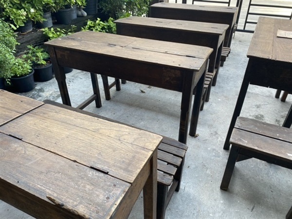 โต๊ะนักเรียนเก่า | อัยยา - บางกรวย นนทบุรี